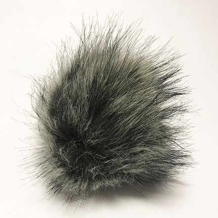 pompon fv. 004 Grå m. sort.jpg