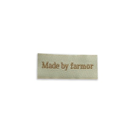 Tøjmærkat Made by farmor.jpg